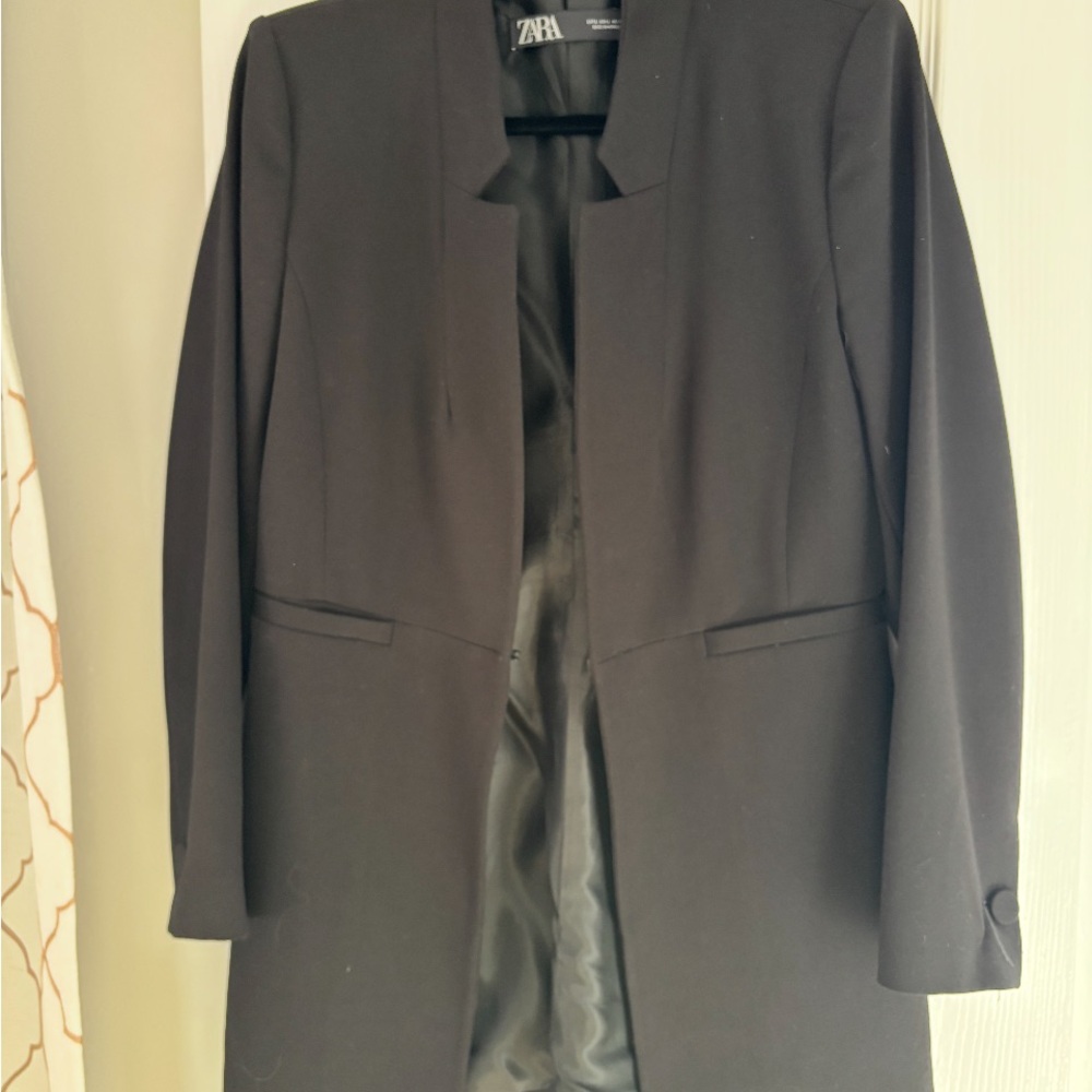 Zara Women's Elegant Black Blazer
